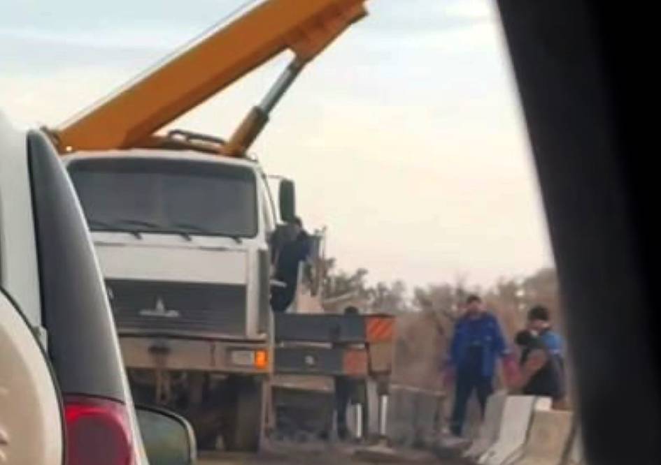 Navoiyda yana avtobus ag‘darilib ketdi